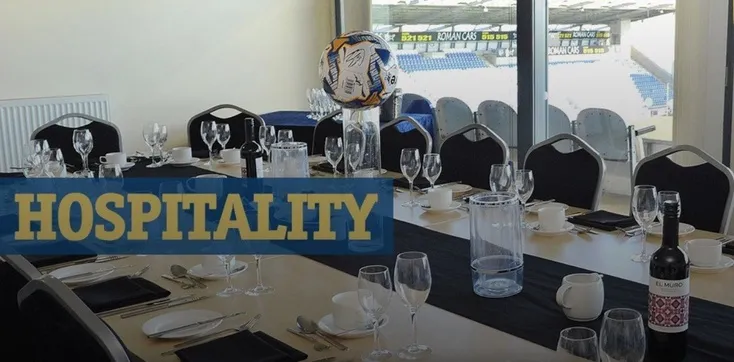 Không gian dịch vụ khách sạn (Hospitality) sang trọng tại sân JobServe Community Stadium.