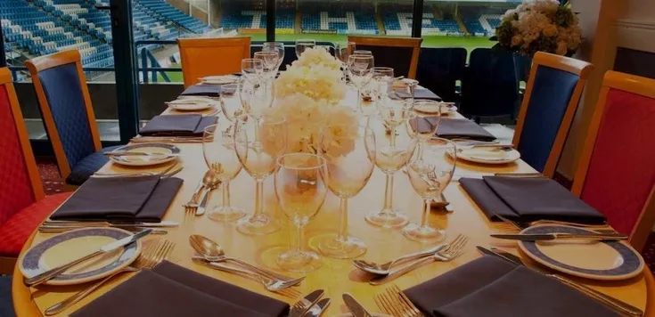 Không gian phòng VIP 1893 Lounge tại sân Priestfield