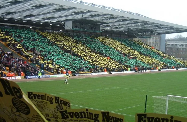Không khí nhộn nhịp tại sân Carrow Road vào ngày có trận đấu