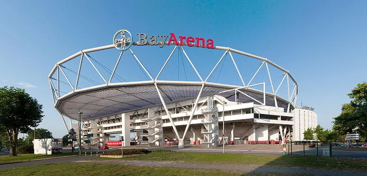 Khu vực dịch vụ khách sạn VIP sang trọng bên trong BayArena