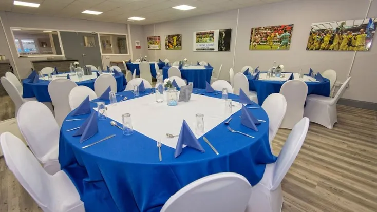 Khu vực dịch vụ khách sạn VIP tại sân Holker Street, nâng cấp cho trải nghiệm trận đấu