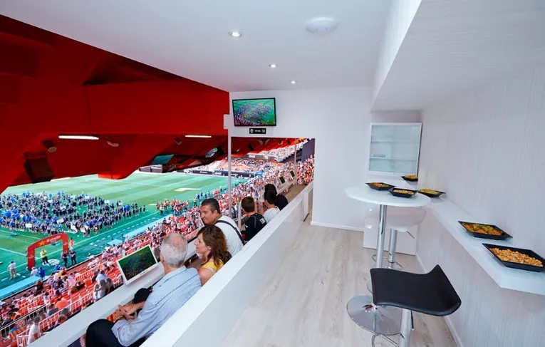 Khu vực khách VIP và phòng chờ tại sân Mestalla