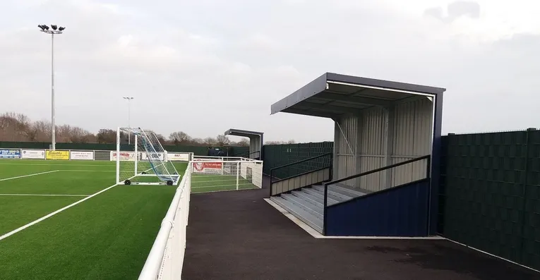 Khu vực khán đài đứng dành cho người hâm mộ tại sân Parkside