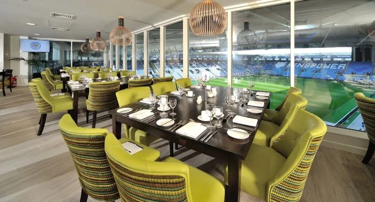 Khu vực phòng chờ khách sạn cao cấp tại King Power Stadium, sang trọng và hiện đại