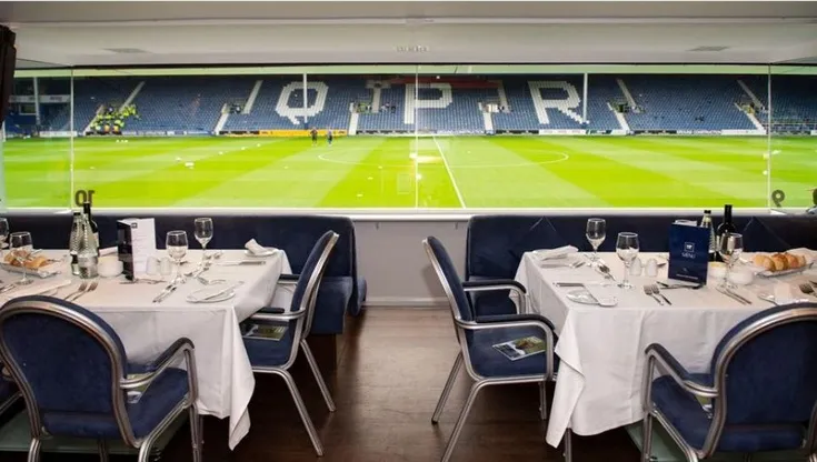 Khu vực phòng khách VIP tại sân Loftus Road