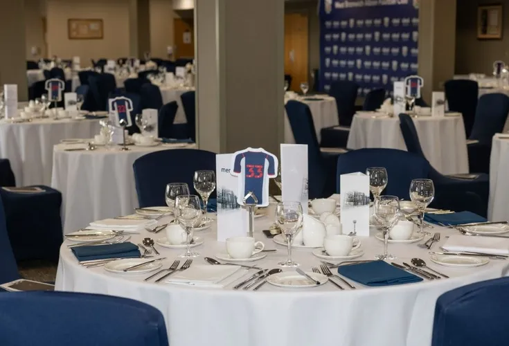 Khu vực sảnh đón tiếp khách VIP tại sân The Hawthorns, dịch vụ hiếu khách của West Brom