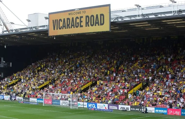 Khung cảnh sân Vicarage Road vào ngày diễn ra trận đấu