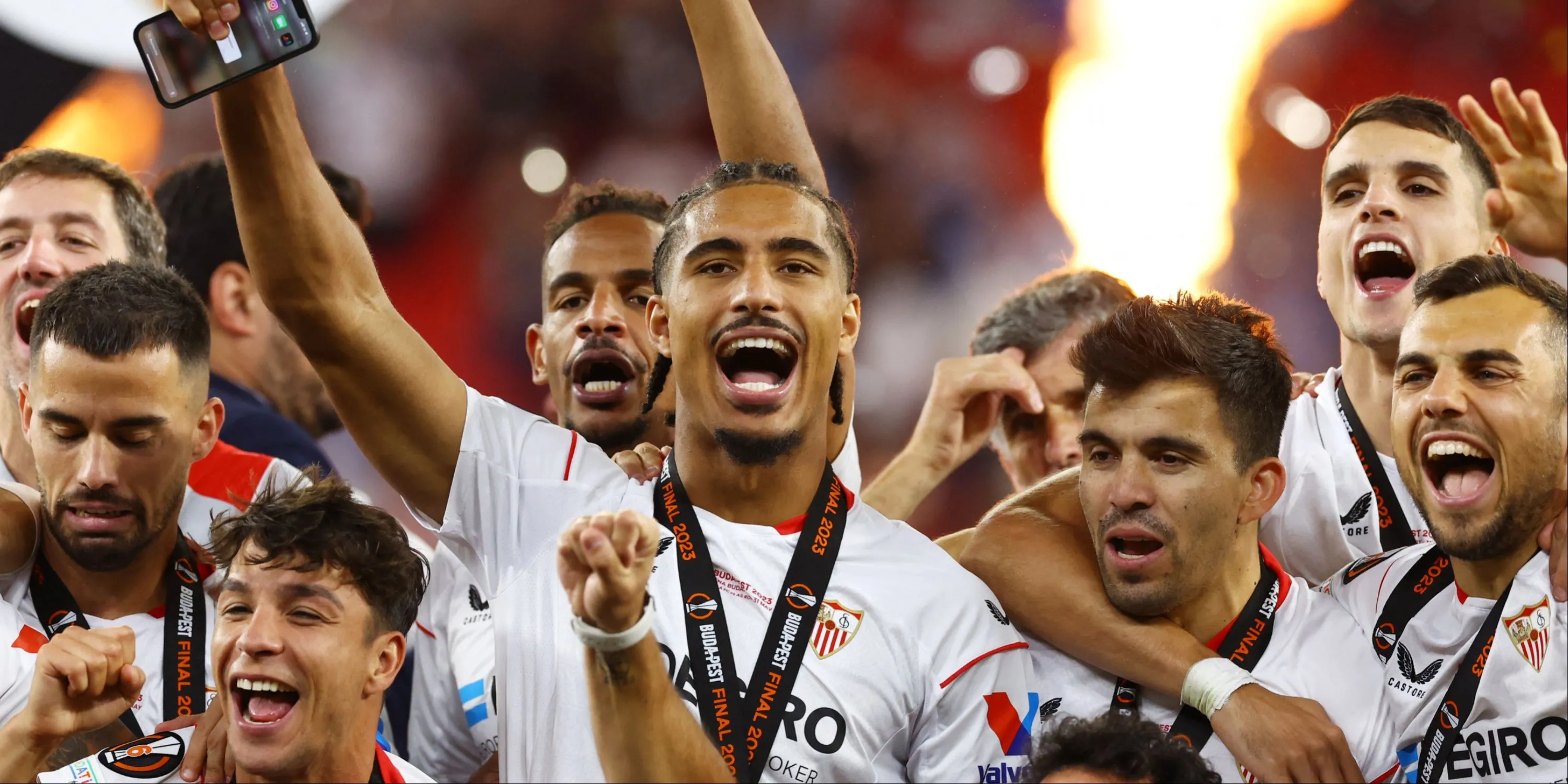 Loic Bade trung vệ người Pháp trong màu áo Sevilla, mục tiêu chuyển nhượng của Sunderland