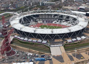 London Stadium nhìn từ trên cao thời điểm trước Olympic 2012