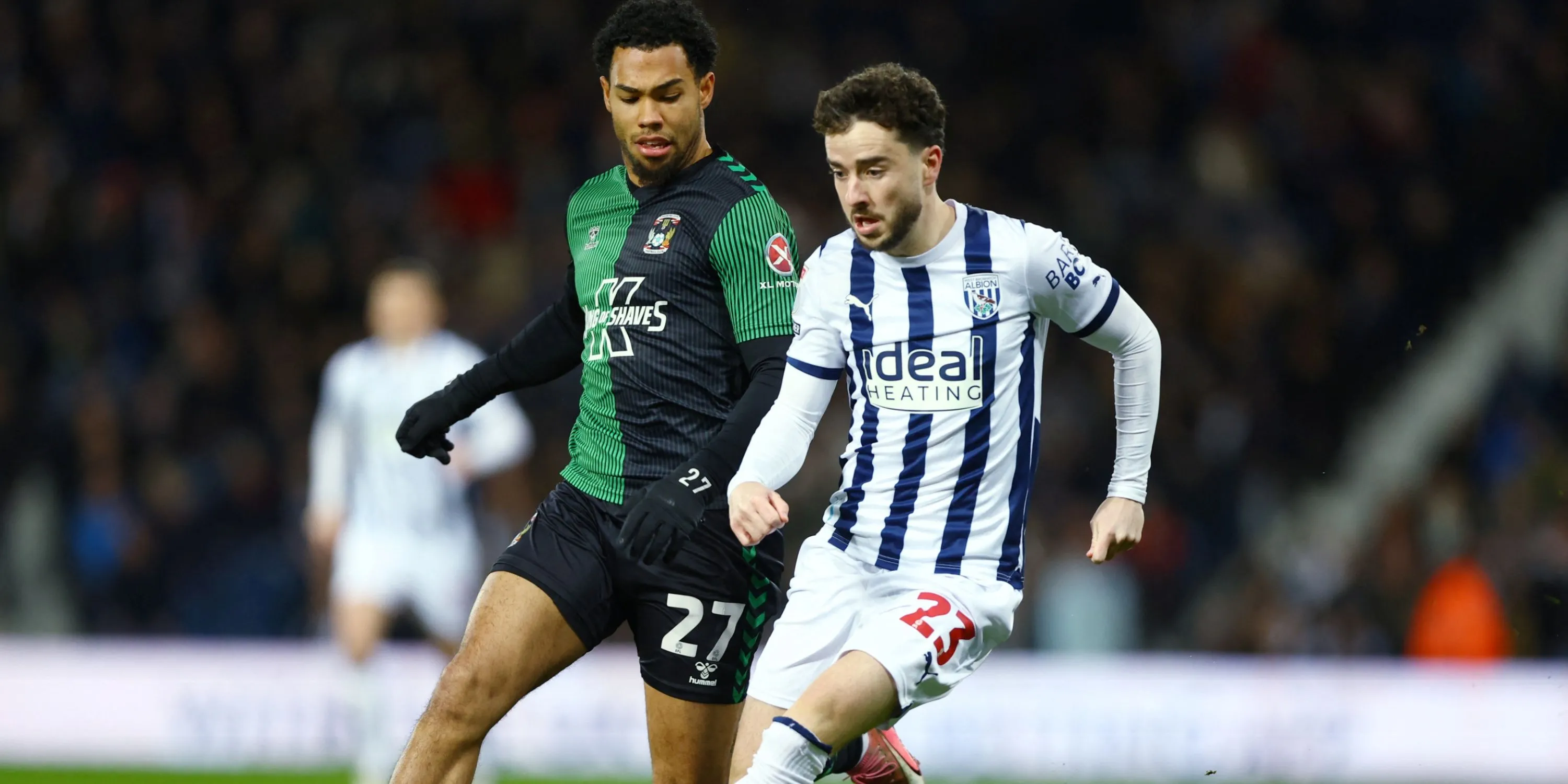 Mikey Johnston trong màu áo West Brom tại sân vận động The Hawthorns