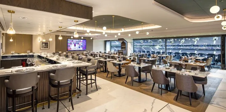 Nội thất khu vực sảnh tiếp đón VIP tại sân vận động Tottenham Hotspur (H Club)
