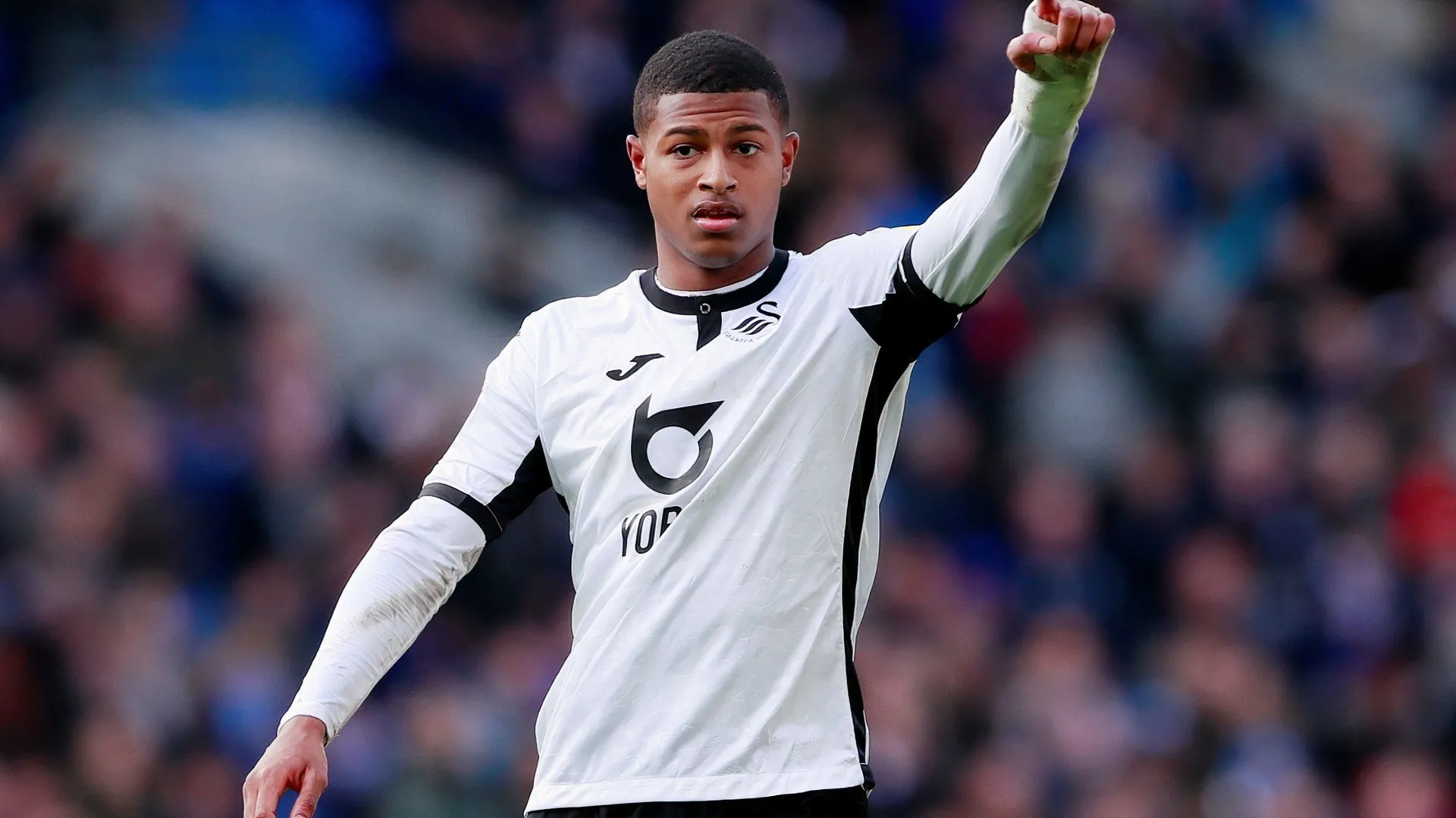 Rhian Brewster tỏa sáng trong quãng thời gian khoác áo Swansea City