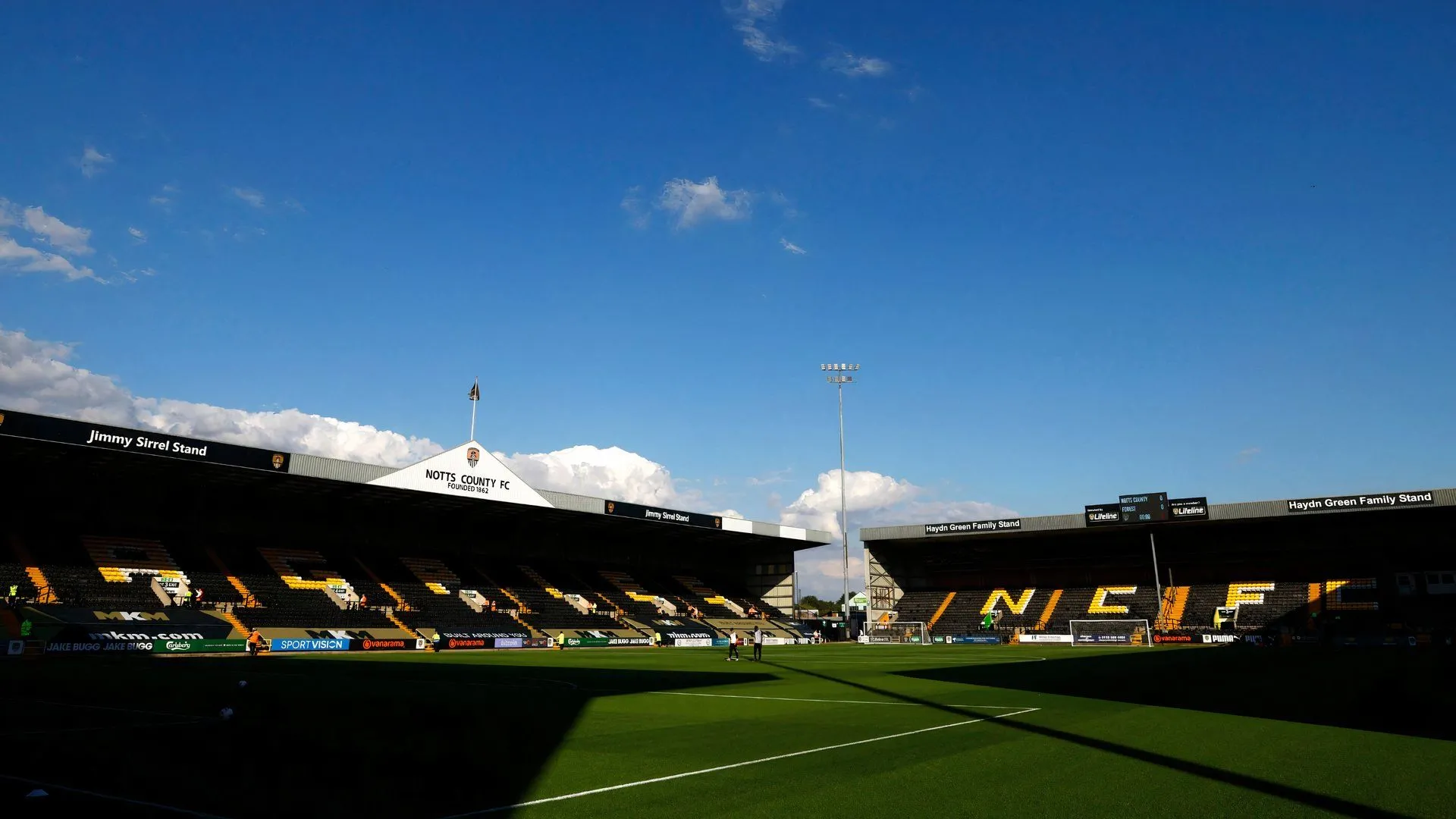 Sân Meadow Lane, sân nhà của Notts County, bến đỗ tiềm năng của Sonny Aljofree