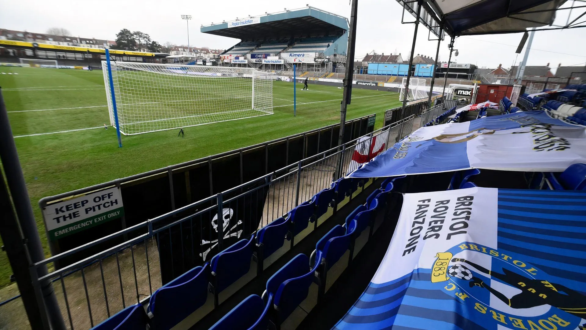 Sân nhà Memorial Stadium của CLB Bristol Rovers