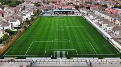Sân Rossett Park nhìn từ trên cao, sân nhà của Marine AFC tại Crosby