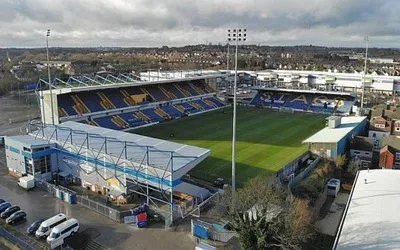 Sân vận động Field Mill nhìn từ trên cao, sân nhà của Mansfield Town FC, được biết đến là One Call Stadium.