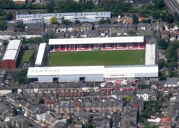 Sân vận động Griffin Park của Brentford nhìn từ trên cao