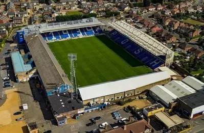 Sân vận động Weston Homes nhìn từ trên cao, biểu tượng của Peterborough United.