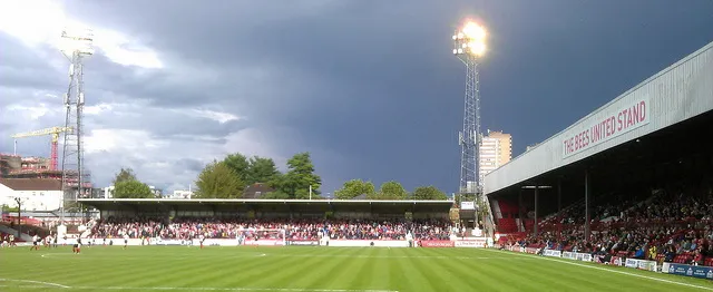 Sơ đồ bố trí các khán đài tại sân Griffin Park