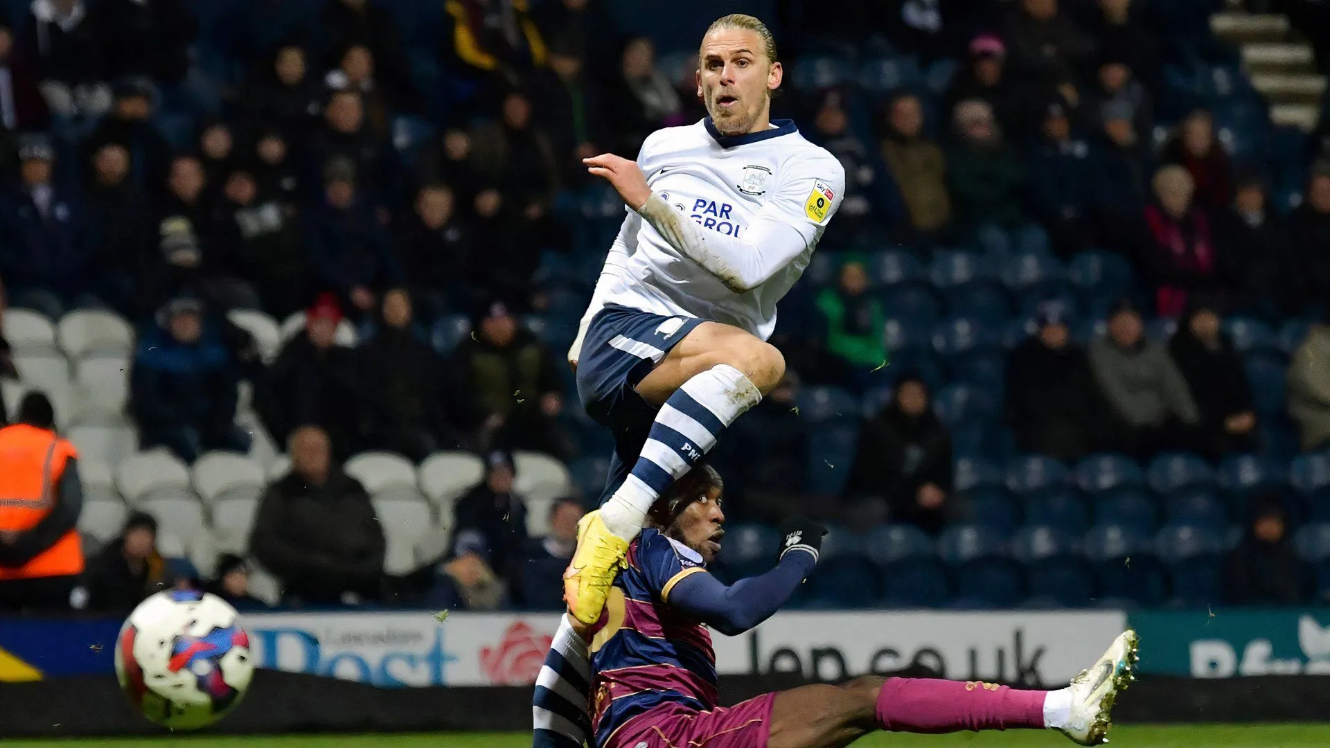 Tiền vệ Brad Potts của Preston North End, mục tiêu chuyển nhượng hàng đầu của Huddersfield Town