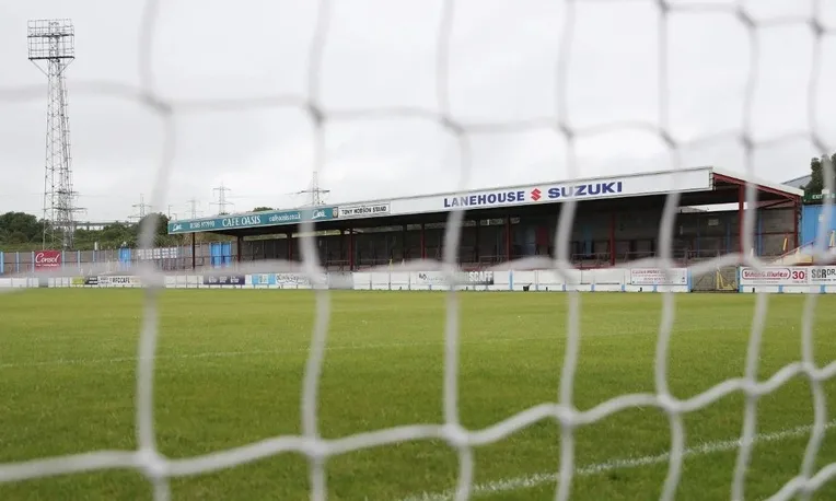 Toàn cảnh khán đài Tony Hobson tại Bob Lucas Stadium
