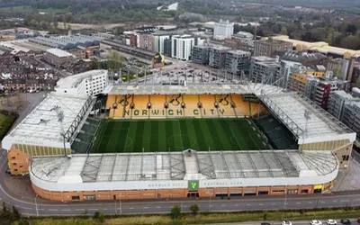 Toàn cảnh sân Carrow Road nhìn từ trên cao, sân nhà của Norwich City