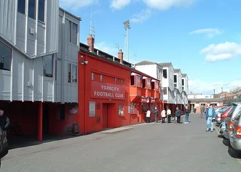 Toàn cảnh sân vận động Bootham Crescent, sân nhà cũ của York City FC