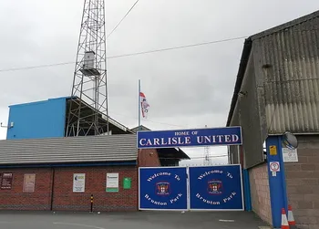 Toàn cảnh sân vận động Brunton Park, sân nhà của Carlisle United