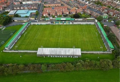 Toàn cảnh sân vận động Croft Park, sân nhà của câu lạc bộ Blyth Spartans
