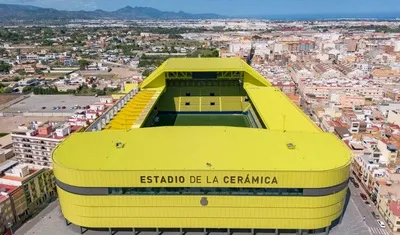 Toàn cảnh sân vận động Estadio de la Ceramica nhìn từ trên cao, kiến trúc độc đáo của "Tàu ngầm vàng"