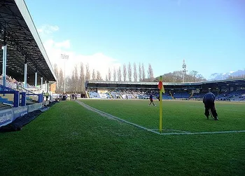 Toàn cảnh sân vận động Gigg Lane, sân nhà lịch sử của Bury FC