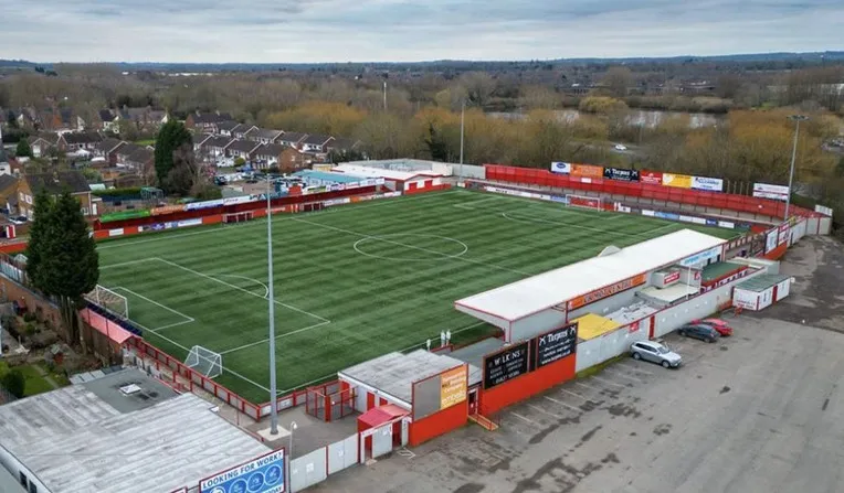 Toàn cảnh sân vận động Lamb Ground của Tamworth FC nhìn từ trên cao
