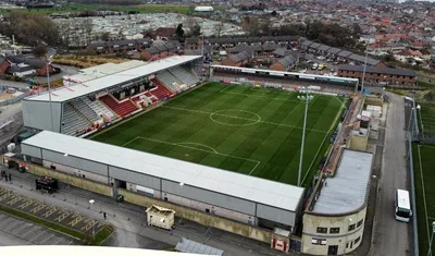 Toàn cảnh sân vận động Mazuma Mobile Stadium của Morecambe FC