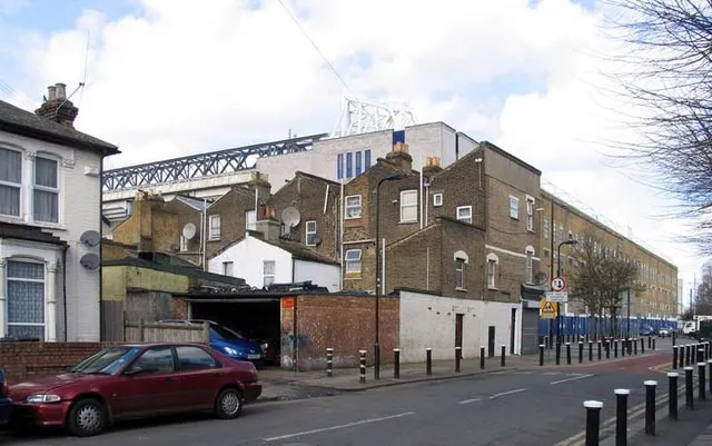 Toàn cảnh sân vận động White Hart Lane nhìn từ Vicarage Road