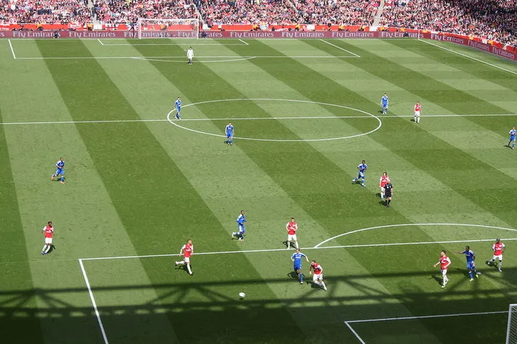 Trận đấu giữa Arsenal và Chelsea tại Emirates Stadium