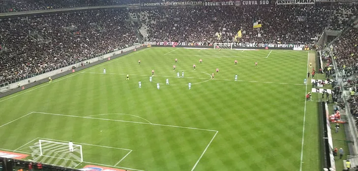 Trận đấu giữa Juventus và Napoli tại Allianz Stadium