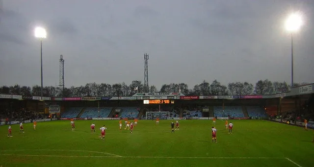Trận đấu giữa Scunthorpe United và AFC Bournemouth tại sân Glanford Park