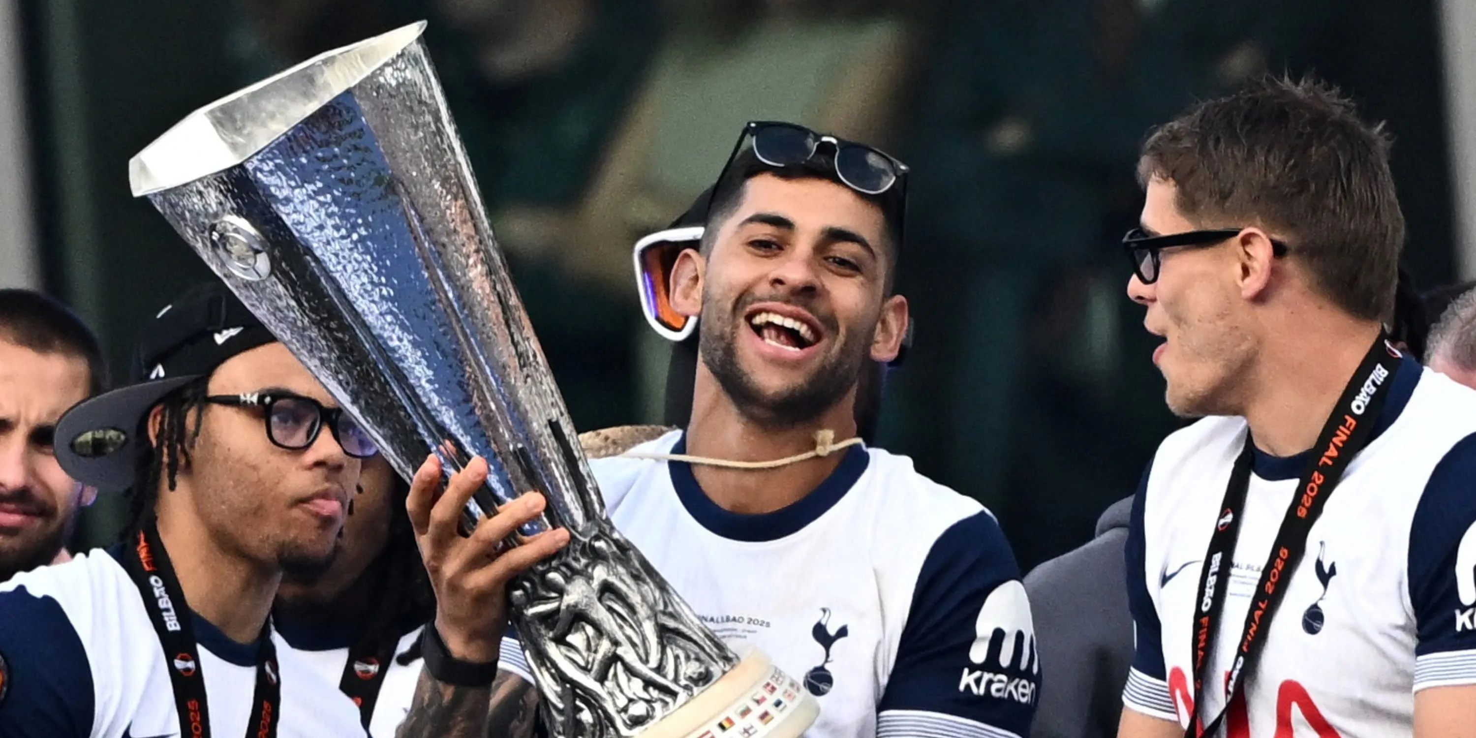 Trung vệ Cristian Romero trong màu áo Tottenham tại Europa League