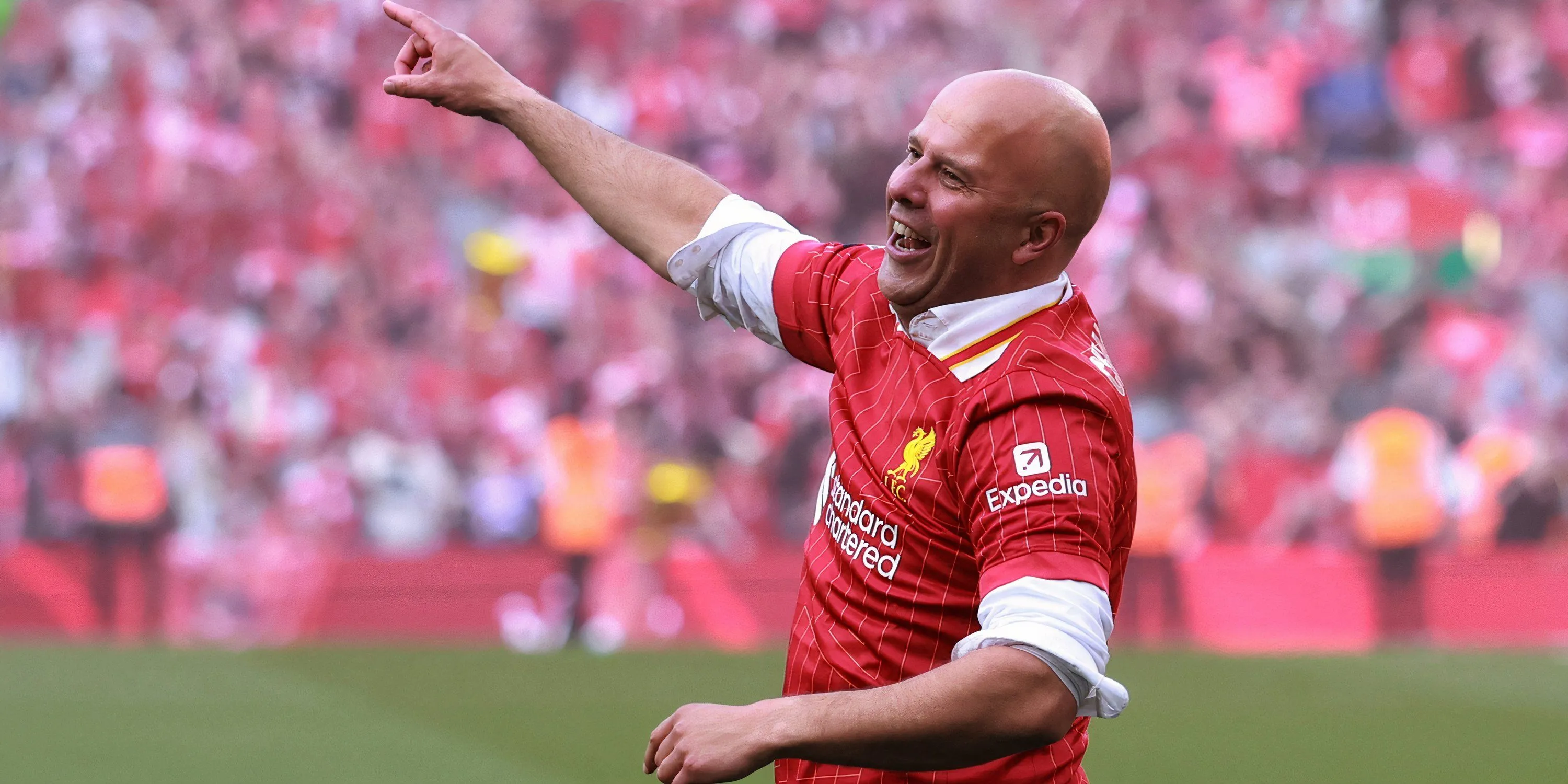 Arne Slot ăn mừng chức vô địch Premier League của Liverpool