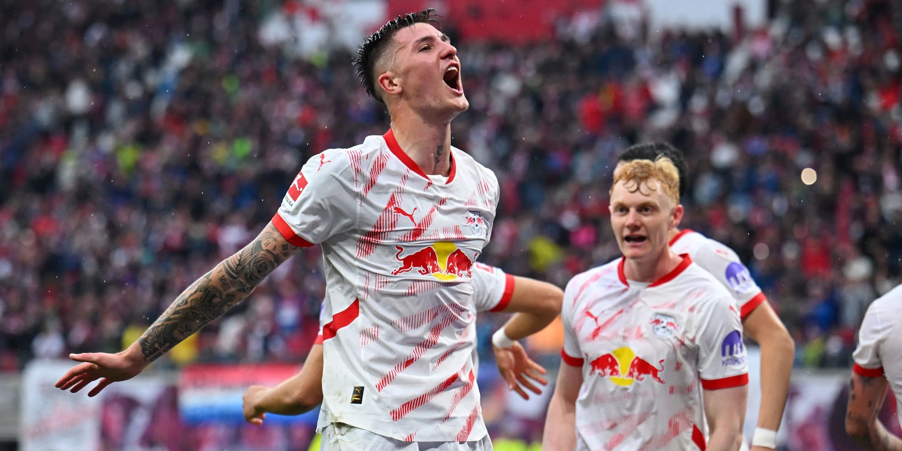 Benjamin Sesko ăn mừng bàn thắng trong màu áo RB Leipzig, tiền đạo tiềm năng của MU.