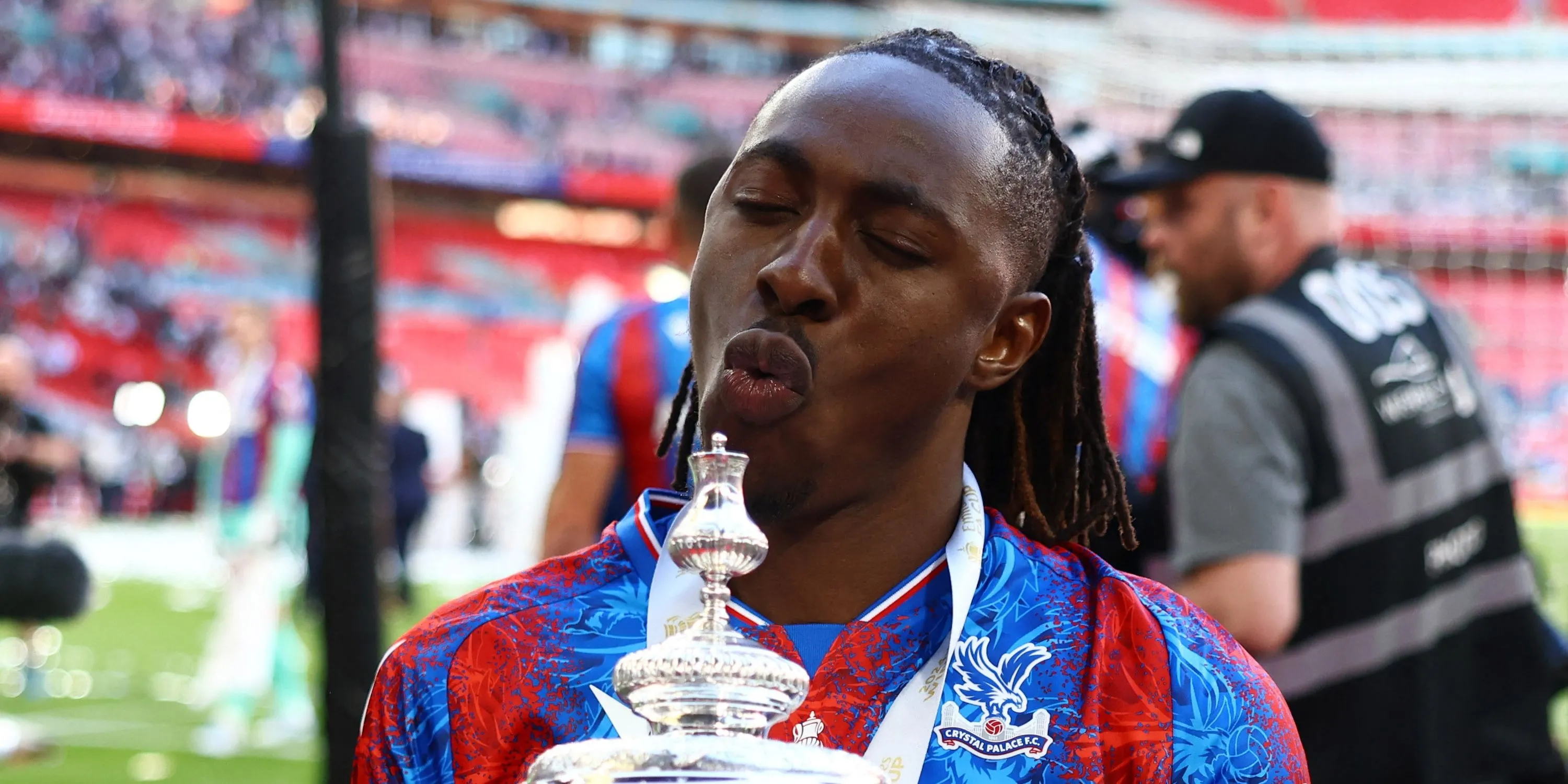 Eberechi Eze ăn mừng cùng Crystal Palace, khẳng định kinh nghiệm và đẳng cấp tại Premier League
