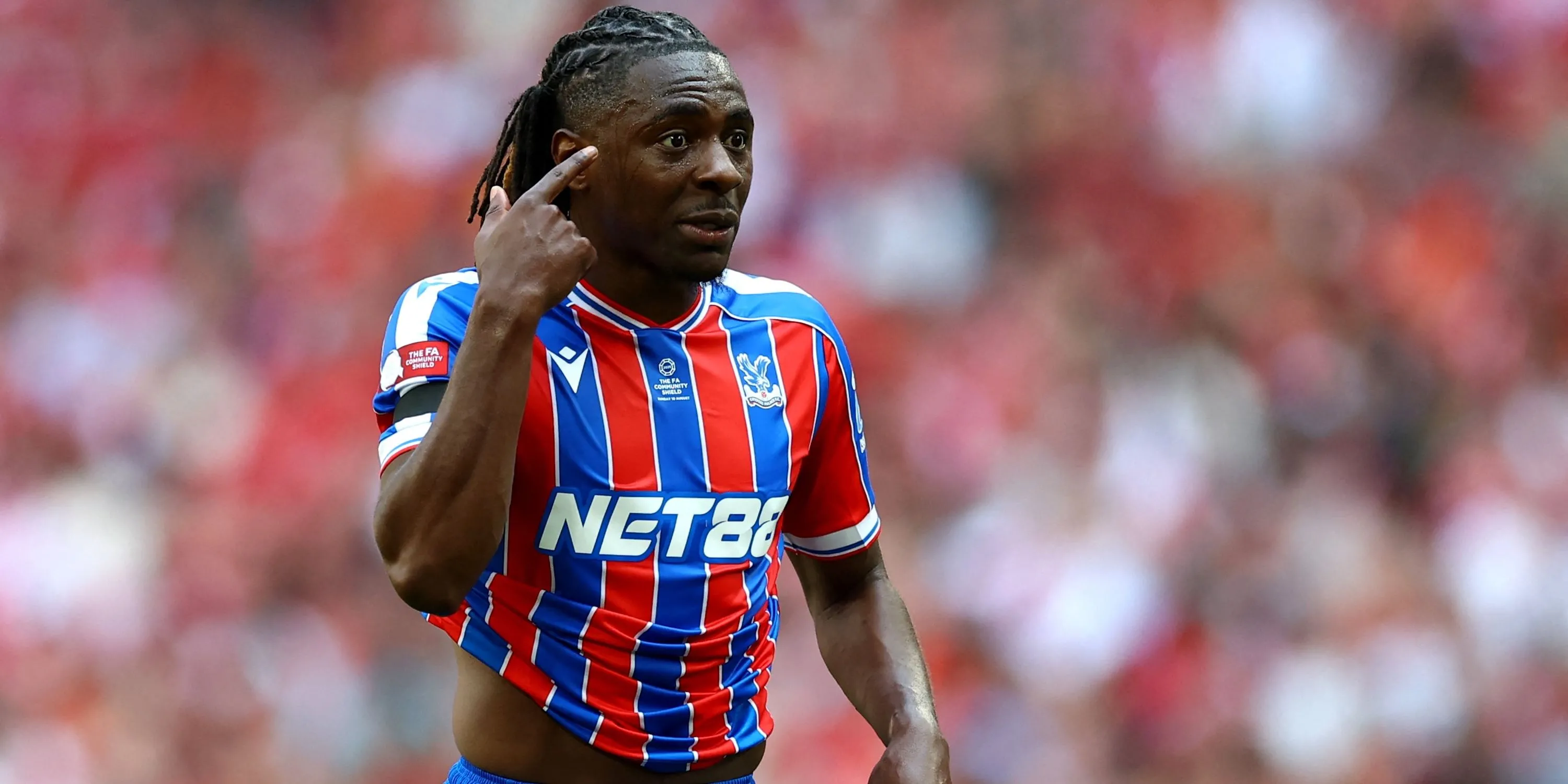 Eberechi Eze của Crystal Palace thể hiện cảm xúc trên sân