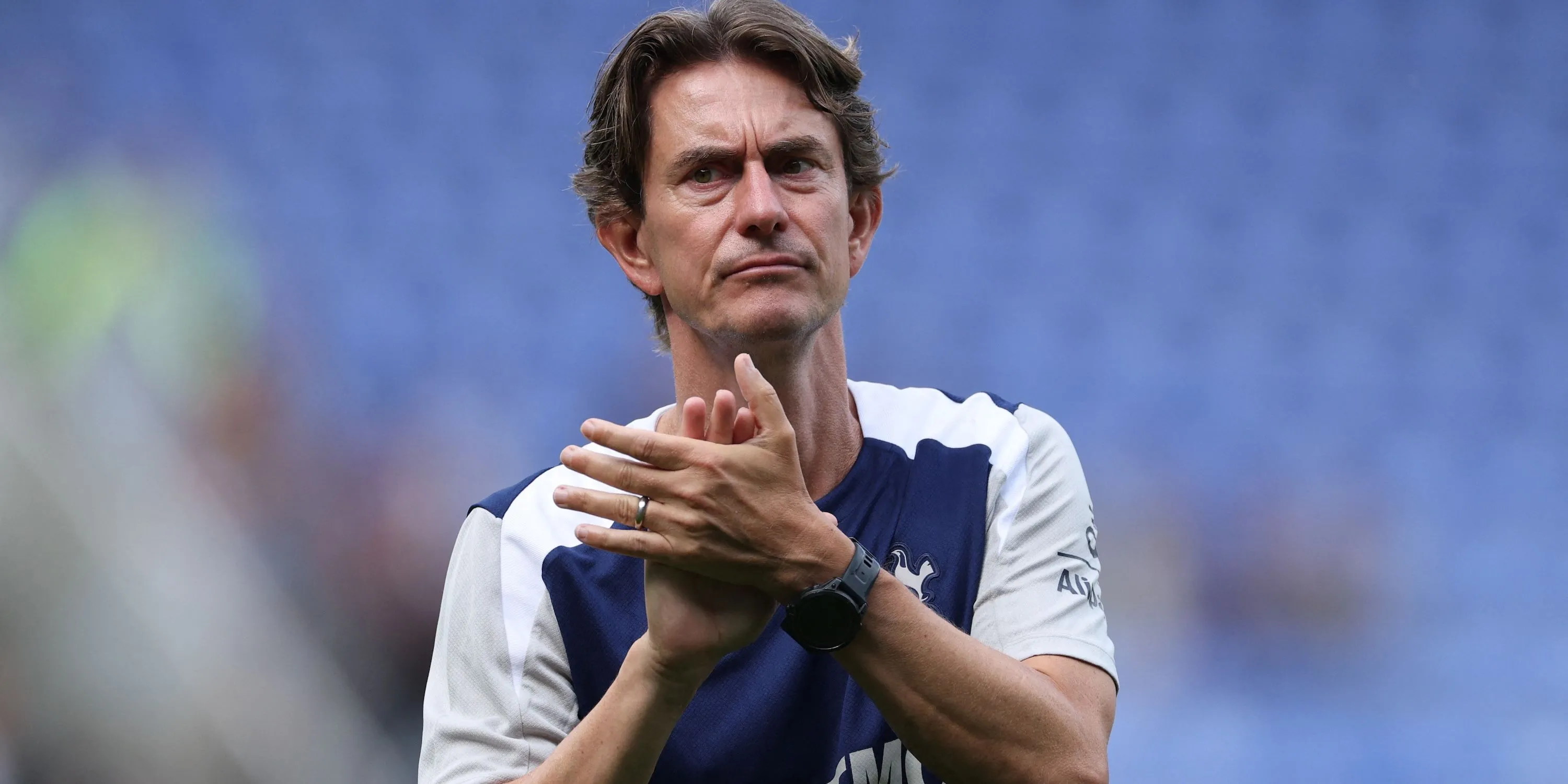HLV Thomas Frank của Tottenham ăn mừng chiến thắng cùng đội bóng
