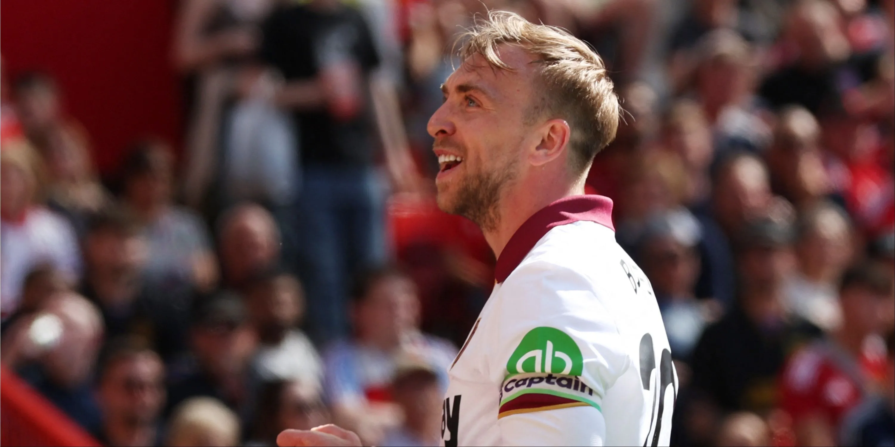 Jarrod Bowen thi đấu cho West Ham dưới thời David Moyes, hình mẫu cho Fatawu