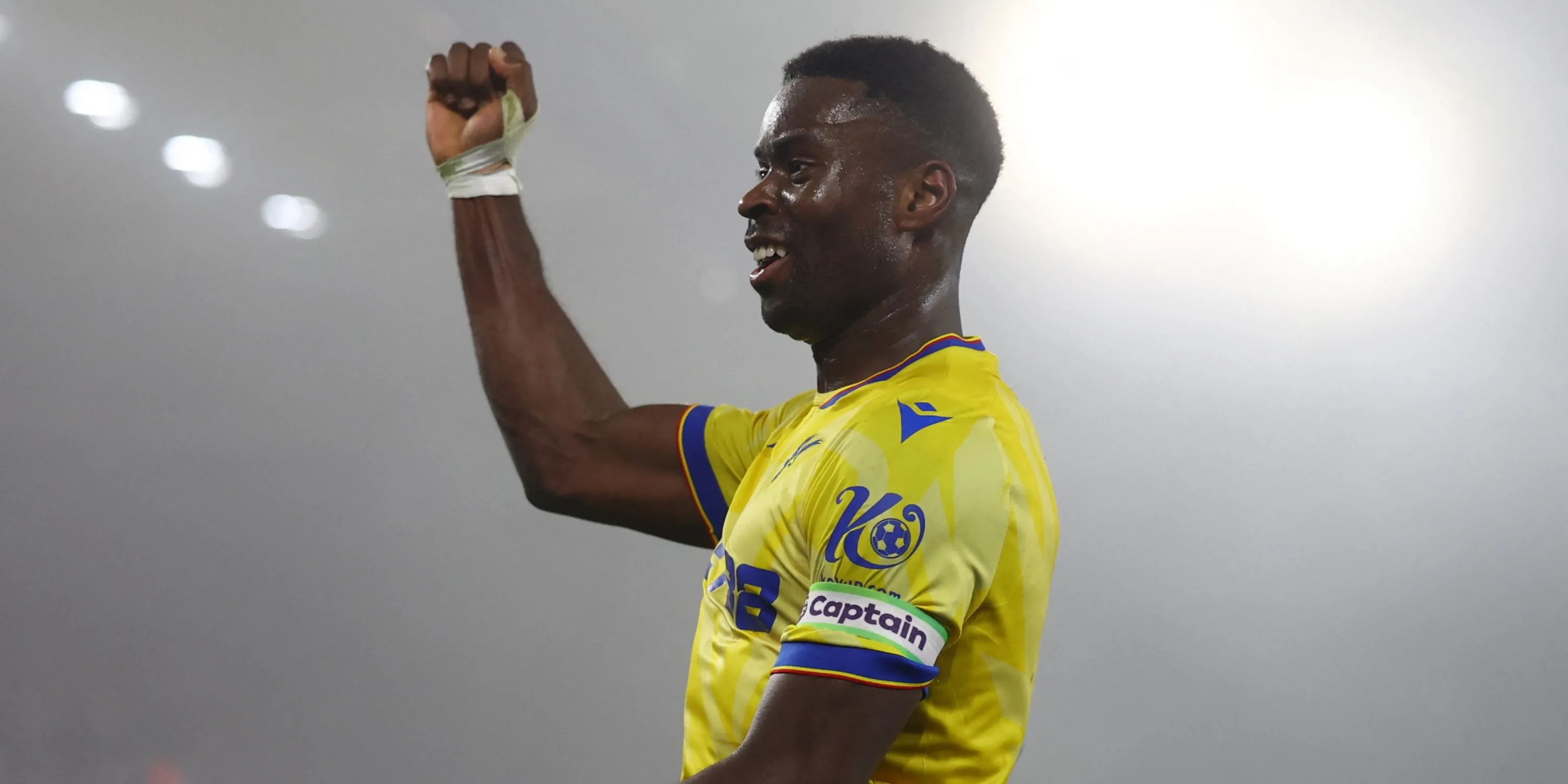 Marc Guehi thi đấu cho Crystal Palace tại Premier League, được Chelsea theo dõi