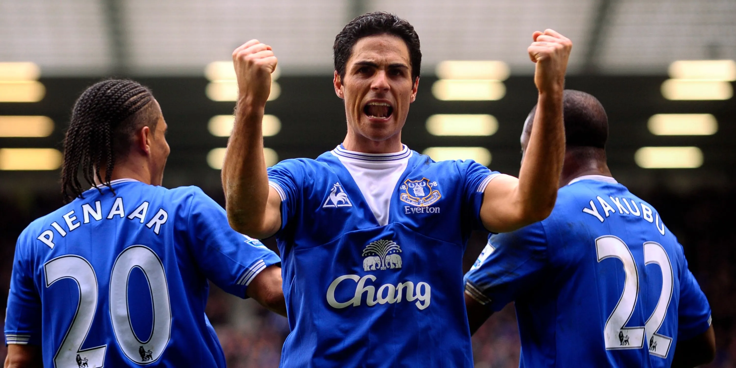 Mikel Arteta thi đấu cho Everton, biểu tượng cho phong cách của Moyes