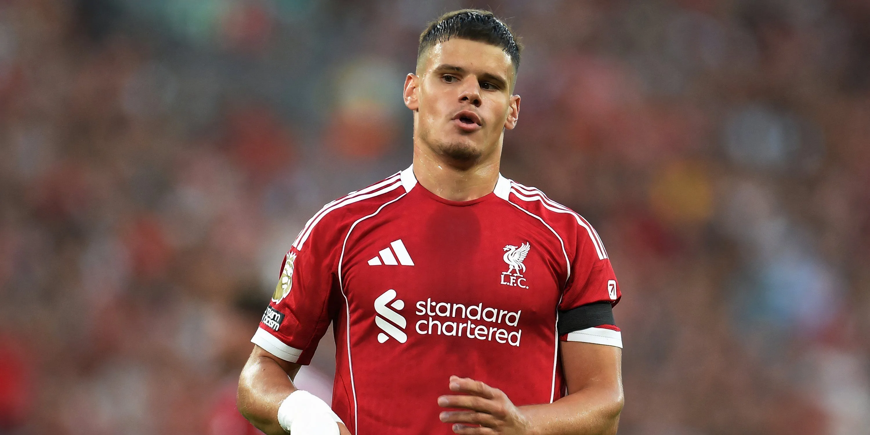 Tân binh Milos Kerkez trong trận ra mắt đáng quên cùng Liverpool đối đầu Bournemouth.