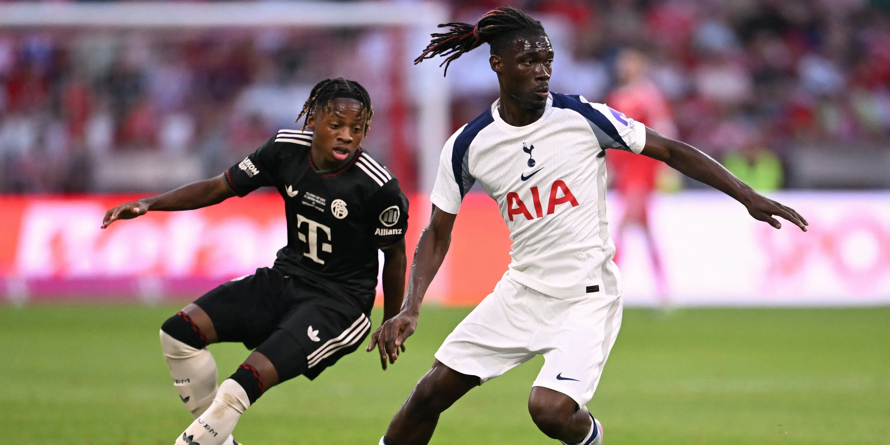 Tiền vệ Yves Bissouma của Tottenham đối mặt tương lai bất ổn