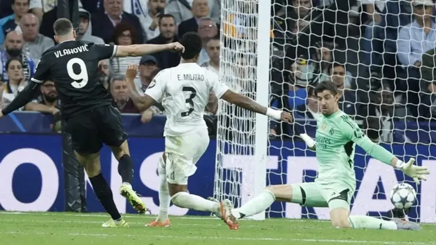 Courtois nhiều lần cứu thua cho Real Madrid tại Bernabeu