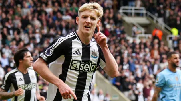 Gordon là cầu thủ của những trận cầu lớn, thường tỏa sáng ở sân chơi châu Âu.